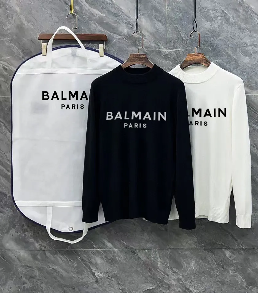 Balmain Balmain 🆕Complete 3 standards Premium printed turtleneck sweater Premium wool blended sweater Premium customized series for men and women Affiliated to the brand's Premium main line Patented top yarn blend Interprets conventional styles with innovation The configuration of the fabric is subversive The details are remarkable The most anticipated sweater in winter Full of sense of luxury The brand is designated by Zhejiang and factory flows out Super cost-effective Meri wool yarn quality is excellent It feels super soft, delicate, soft, non-pilling and does not deform. It is available at all major counters at the same time. It is a must-have product every year. The product seems simple, the workmanship is extremely complicated, and the upper body is not picky. The upper body is extremely skin-friendly and comfortable. It can be worn close to the body with an outer jacket or as an outer layer. Color: Black White Sizes: M L XL 2XL 3XL